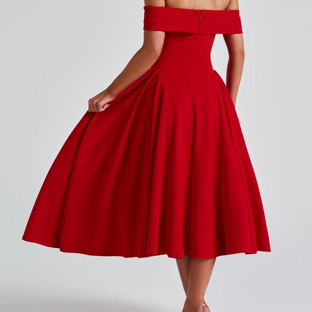 Chic Strapless Red Dress - Picture 4 of 6